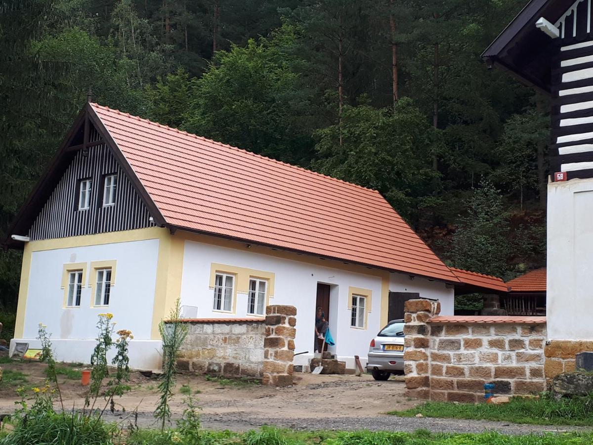 Hlucov Lesni Chalupa Kokorin Exterior foto